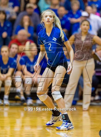 Thumbnail 2 in La Vernia vs. Columbus photogallery.