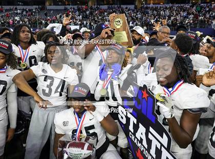 Thumbnail 3 in South Oak Cliff vs. Randle (UIL 5A Division II Football Final Medal Ceremony) photogallery.