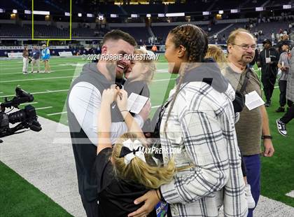 Thumbnail 2 in South Oak Cliff vs. Randle (UIL 5A Division II Football Final Medal Ceremony) photogallery.