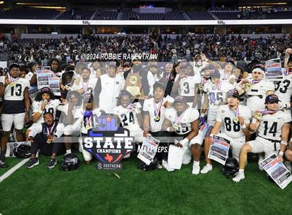 Thumbnail 1 in South Oak Cliff vs. Randle (UIL 5A Division II Football Final Medal Ceremony) photogallery.