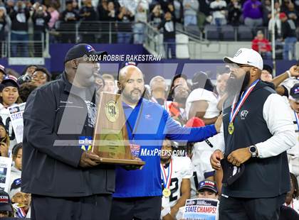 Thumbnail 1 in South Oak Cliff vs. Randle (UIL 5A Division II Football Final Medal Ceremony) photogallery.