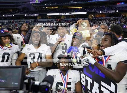 Thumbnail 1 in South Oak Cliff vs. Randle (UIL 5A Division II Football Final Medal Ceremony) photogallery.
