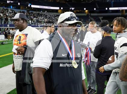 Thumbnail 1 in South Oak Cliff vs. Randle (UIL 5A Division II Football Final Medal Ceremony) photogallery.