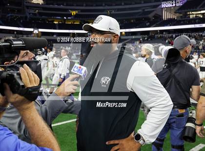 Thumbnail 3 in South Oak Cliff vs. Randle (UIL 5A Division II Football Final Medal Ceremony) photogallery.