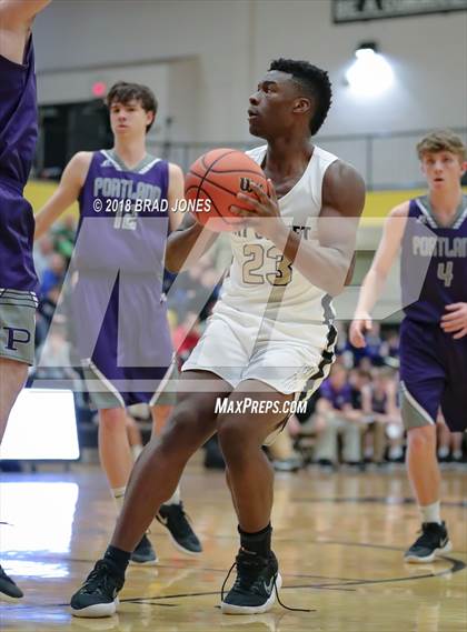 Thumbnail 3 in Mount Juliet vs Portland (TSSAA District 9-AAA Quarterfinal) photogallery.