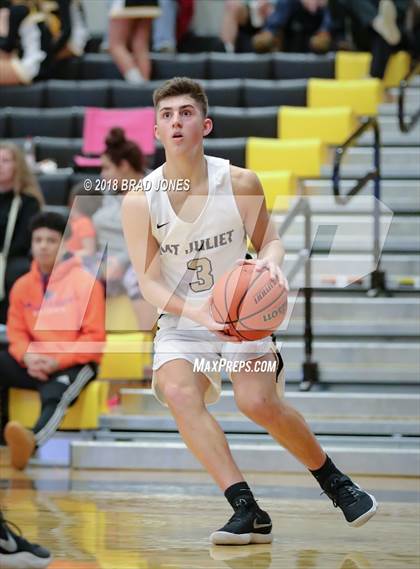 Thumbnail 2 in Mount Juliet vs Portland (TSSAA District 9-AAA Quarterfinal) photogallery.