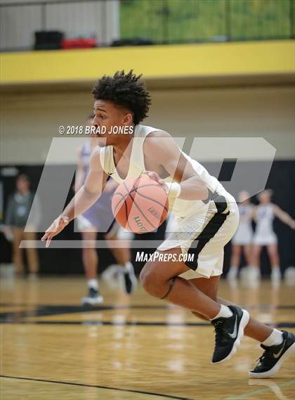 Thumbnail 2 in Mount Juliet vs Portland (TSSAA District 9-AAA Quarterfinal) photogallery.