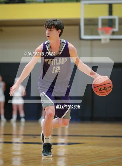 Thumbnail 1 in Mount Juliet vs Portland (TSSAA District 9-AAA Quarterfinal) photogallery.