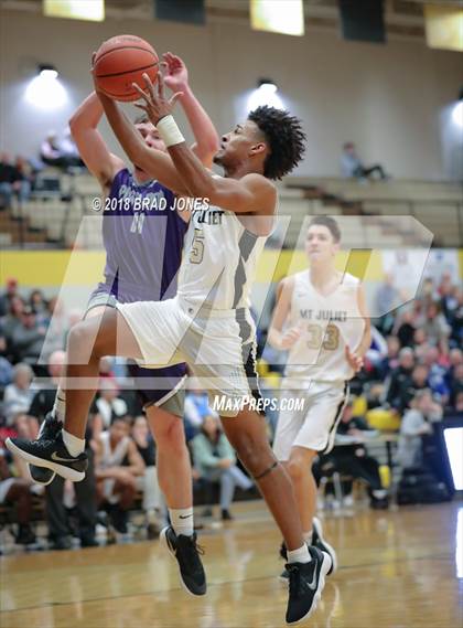 Thumbnail 2 in Mount Juliet vs Portland (TSSAA District 9-AAA Quarterfinal) photogallery.