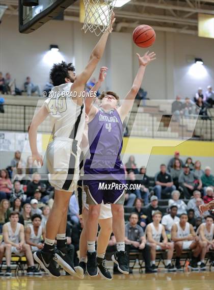 Thumbnail 2 in Mount Juliet vs Portland (TSSAA District 9-AAA Quarterfinal) photogallery.