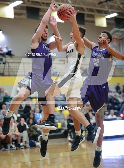 Thumbnail 3 in Mount Juliet vs Portland (TSSAA District 9-AAA Quarterfinal) photogallery.