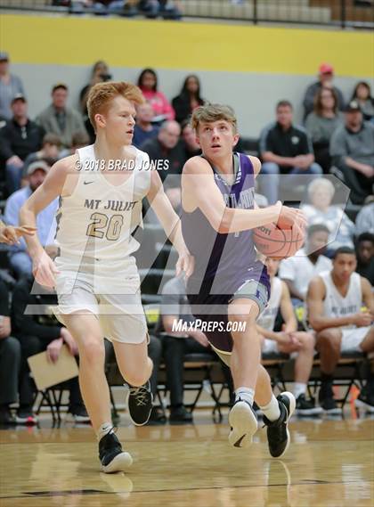 Thumbnail 2 in Mount Juliet vs Portland (TSSAA District 9-AAA Quarterfinal) photogallery.
