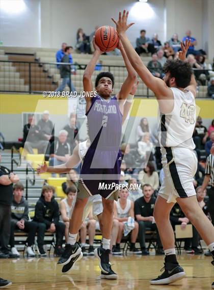 Thumbnail 3 in Mount Juliet vs Portland (TSSAA District 9-AAA Quarterfinal) photogallery.