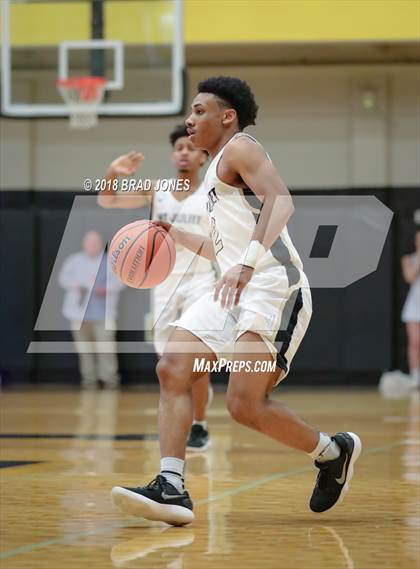 Thumbnail 3 in Mount Juliet vs Portland (TSSAA District 9-AAA Quarterfinal) photogallery.