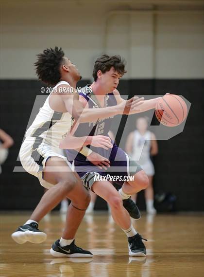Thumbnail 2 in Mount Juliet vs Portland (TSSAA District 9-AAA Quarterfinal) photogallery.