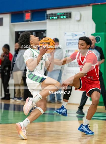 Thumbnail 2 in Overland vs Regis Jesuit photogallery.