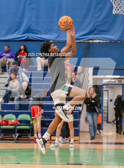 Thumbnail 2 in Overland vs Regis Jesuit photogallery.