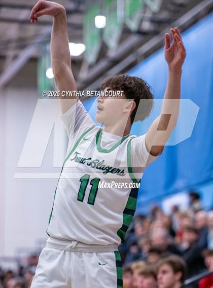 Thumbnail 3 in Overland vs Regis Jesuit photogallery.