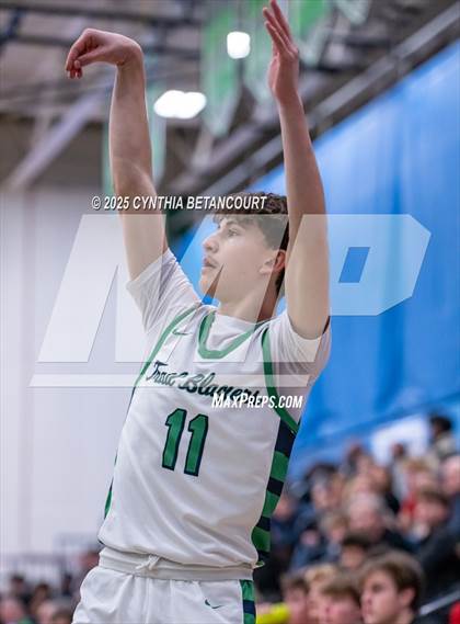 Thumbnail 2 in Overland vs Regis Jesuit photogallery.