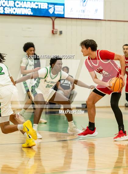 Thumbnail 1 in Overland vs Regis Jesuit photogallery.