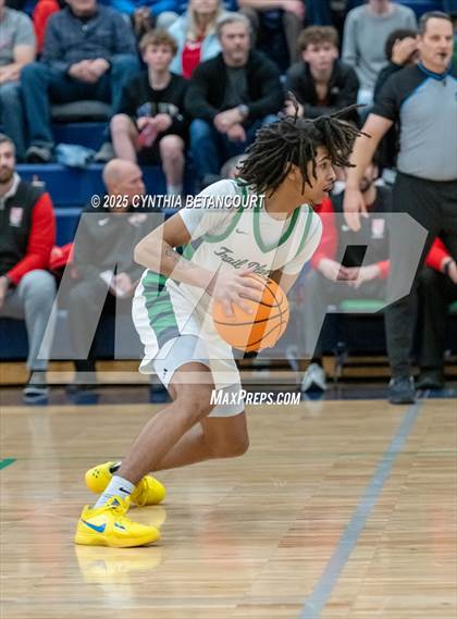 Thumbnail 2 in Overland vs Regis Jesuit photogallery.