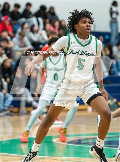 Thumbnail 3 in Overland vs Regis Jesuit photogallery.