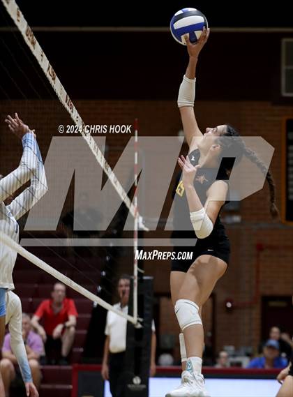 Thumbnail 2 in Mica Mountain @ Salpointe Catholic photogallery.
