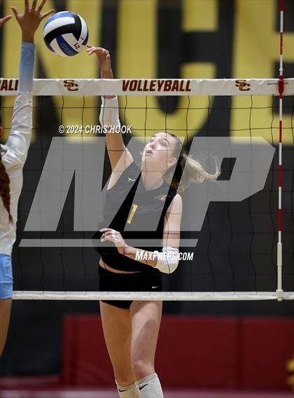Thumbnail 3 in Mica Mountain @ Salpointe Catholic photogallery.