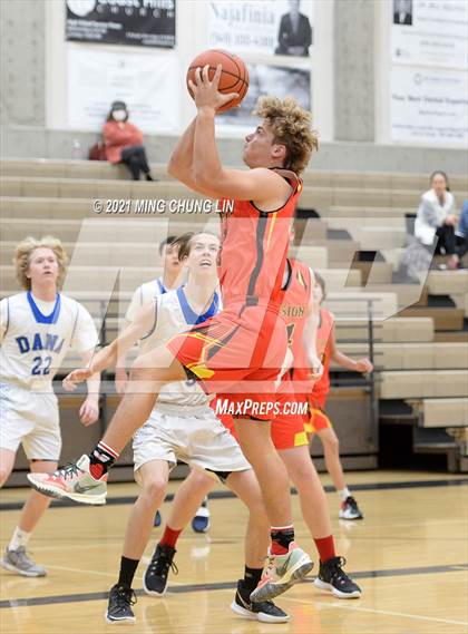 Thumbnail 3 in Mission Viejo vs. Dana Hills (Aliso Niguel Classic) photogallery.