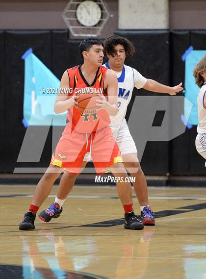 Thumbnail 3 in Mission Viejo vs. Dana Hills (Aliso Niguel Classic) photogallery.
