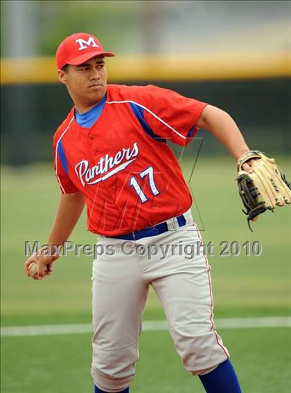 Thumbnail 3 in Midway vs Whitehouse (Texas 4A Region II Playoffs) photogallery.