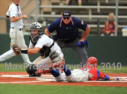 Thumbnail 3 in Midway vs Whitehouse (Texas 4A Region II Playoffs) photogallery.