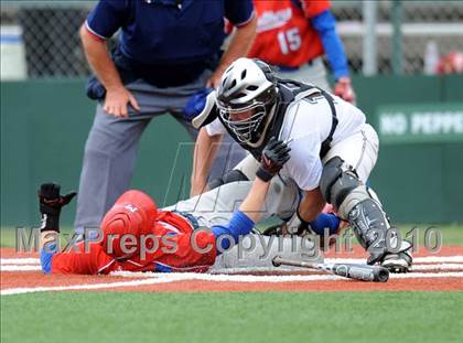Thumbnail 3 in Midway vs Whitehouse (Texas 4A Region II Playoffs) photogallery.