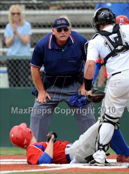Thumbnail 3 in Midway vs Whitehouse (Texas 4A Region II Playoffs) photogallery.
