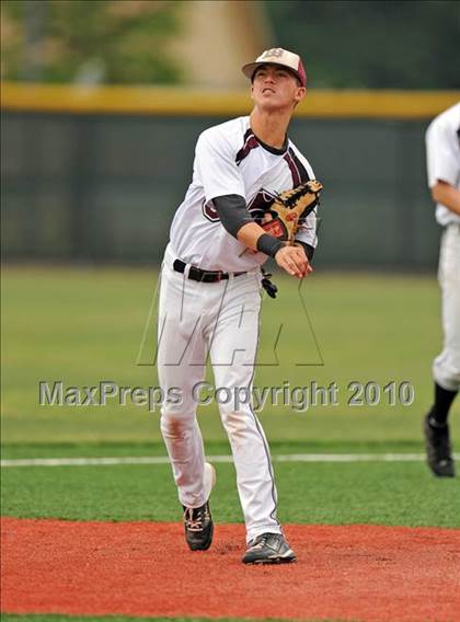 Thumbnail 3 in Midway vs Whitehouse (Texas 4A Region II Playoffs) photogallery.