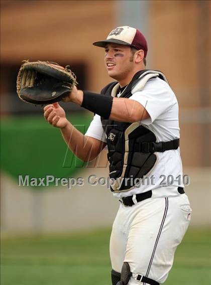 Thumbnail 2 in Midway vs Whitehouse (Texas 4A Region II Playoffs) photogallery.