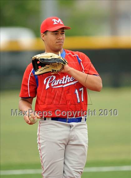 Thumbnail 1 in Midway vs Whitehouse (Texas 4A Region II Playoffs) photogallery.