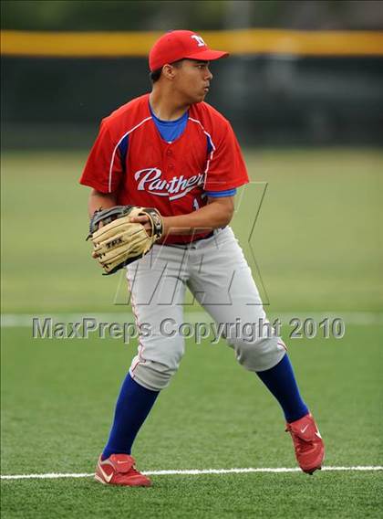 Thumbnail 3 in Midway vs Whitehouse (Texas 4A Region II Playoffs) photogallery.