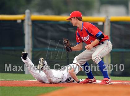 Thumbnail 2 in Midway vs Whitehouse (Texas 4A Region II Playoffs) photogallery.