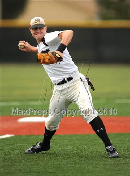 Thumbnail 2 in Midway vs Whitehouse (Texas 4A Region II Playoffs) photogallery.