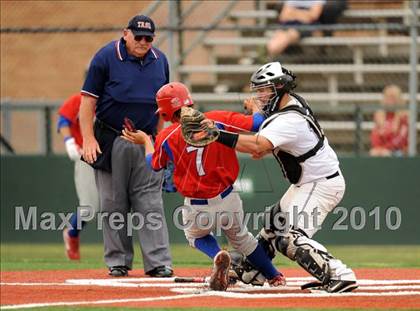 Thumbnail 1 in Midway vs Whitehouse (Texas 4A Region II Playoffs) photogallery.