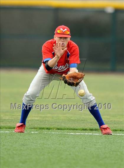 Thumbnail 2 in Midway vs Whitehouse (Texas 4A Region II Playoffs) photogallery.