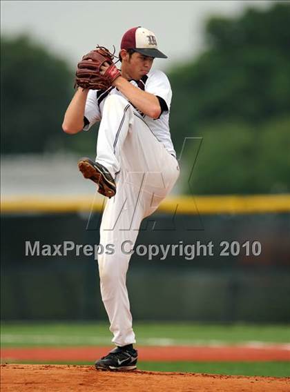 Thumbnail 3 in Midway vs Whitehouse (Texas 4A Region II Playoffs) photogallery.