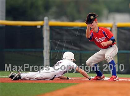 Thumbnail 1 in Midway vs Whitehouse (Texas 4A Region II Playoffs) photogallery.