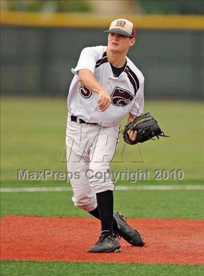 Thumbnail 3 in Midway vs Whitehouse (Texas 4A Region II Playoffs) photogallery.