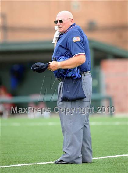 Thumbnail 1 in Midway vs Whitehouse (Texas 4A Region II Playoffs) photogallery.