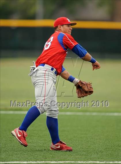 Thumbnail 3 in Midway vs Whitehouse (Texas 4A Region II Playoffs) photogallery.