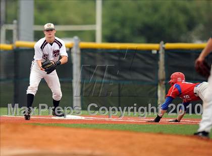 Thumbnail 3 in Midway vs Whitehouse (Texas 4A Region II Playoffs) photogallery.