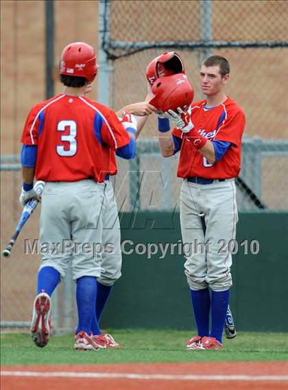 Thumbnail 3 in Midway vs Whitehouse (Texas 4A Region II Playoffs) photogallery.