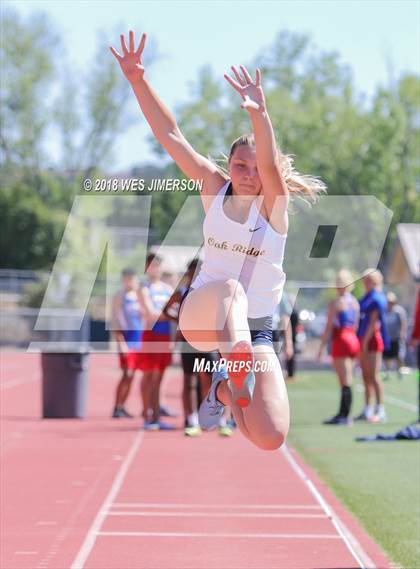 Thumbnail 2 in Sierra Foothill League Tri Meet photogallery.